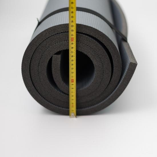 Ordinary roll-shaped moisture-proof mat